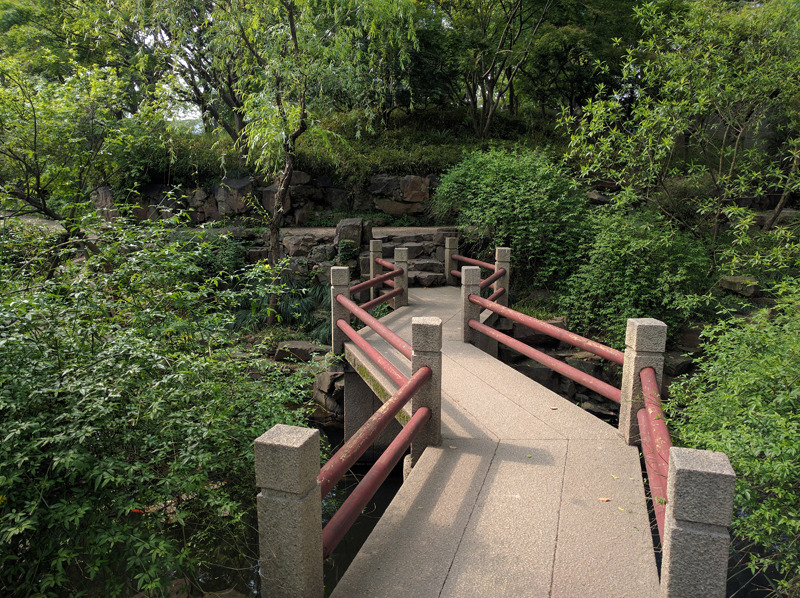 lingering-garden